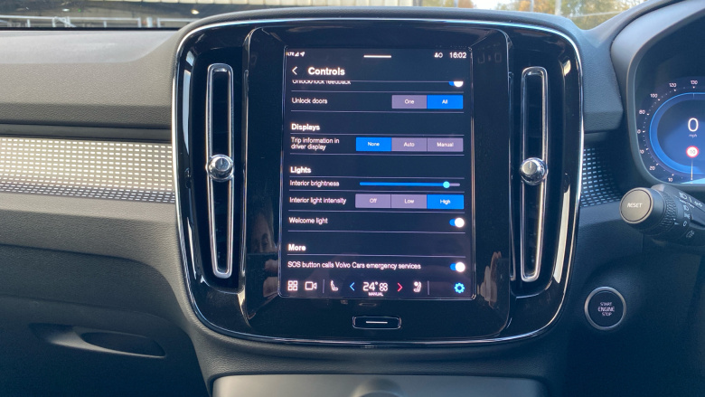 Volvo XC40 2.0 B4P Plus Dark 5dr Auto Petrol Estate